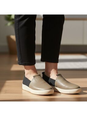 Mercedes CASTILLO Beige ‘Arden’ Slip On Comfort Sneaker Elasticized Back Sz 8